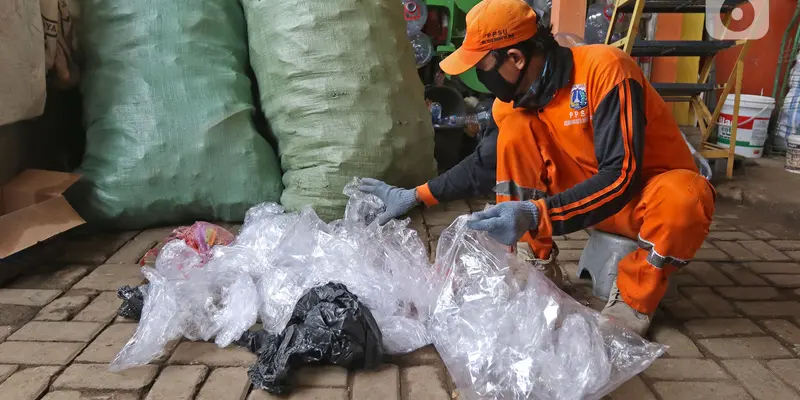 peran masyarakat dalam mengurangi limbah plastik